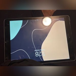 Ipad 8th gen, 35gb